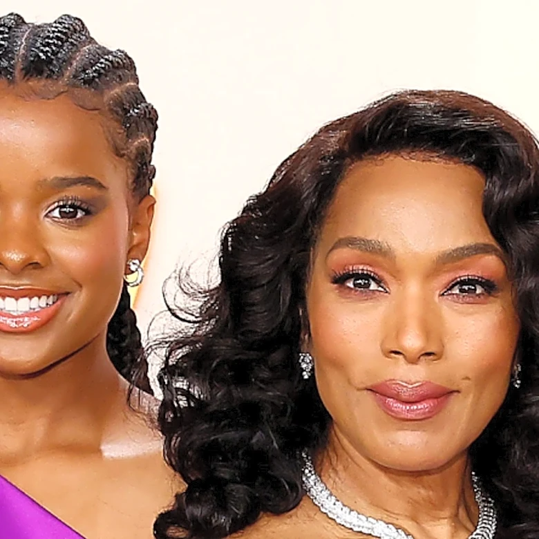 Angela Bassett's Daughter Has Grown Up To Be A Gorgeous Debutante & Ivy League Student