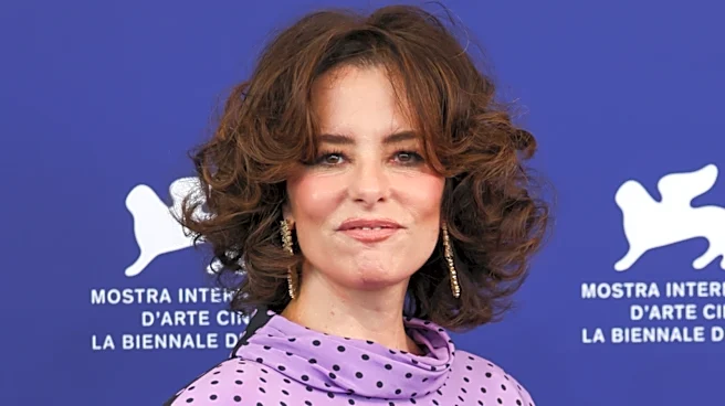 Parker Posey Nails The '70s Hair Revival At The Venice Film Festival & We're Obsessed