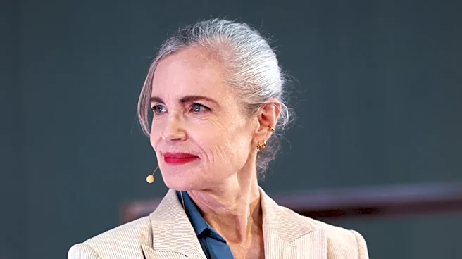 Downton Abbey's Elizabeth McGovern Has Had A Stunning Hair Transformation