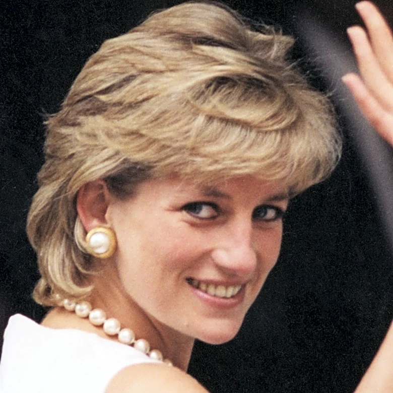 Goodbye, Gloves! Princess Diana Ditched This Royal Fashion Rule For The Sweetest Reason
