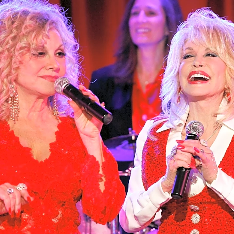 Even Dolly Parton's Sister Stella Never Saw The Singer Without Makeup After Her Career Took Off