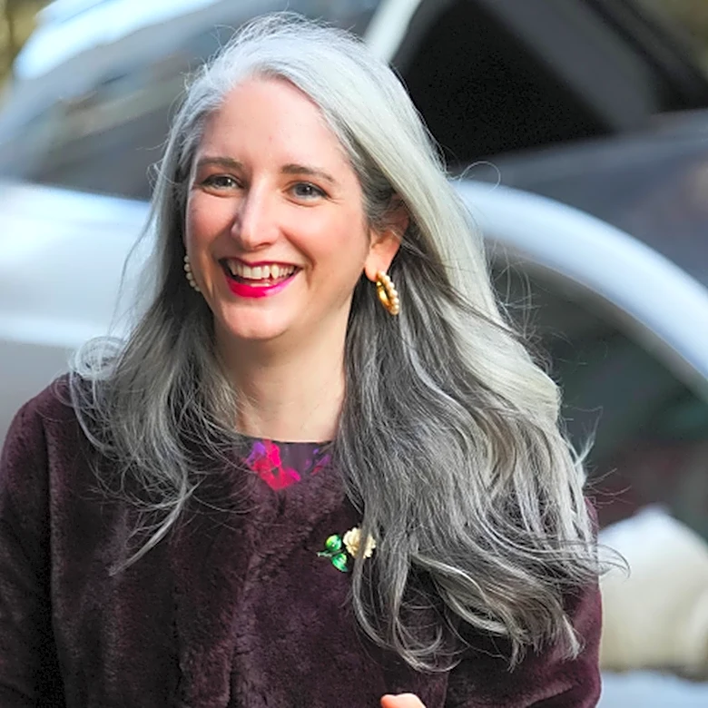 The Best Gray Hair Trends For Brunettes
