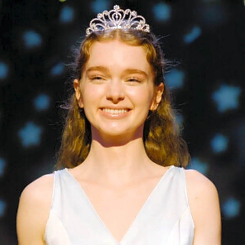 1976 Vs. 2026: Pics Of The Carrie Casts, Compared