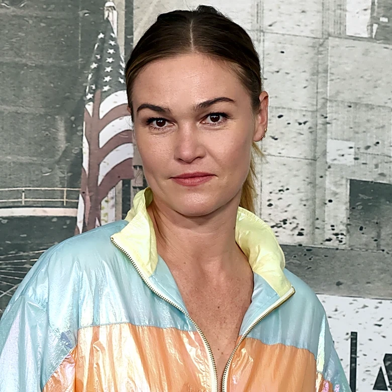 Julia Stiles' Best & Worst Looks From Her Iconic Movies
