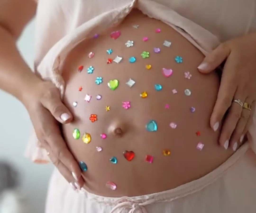 The Bedazzled Baby Bump Is The Coolest New Maternity Photoshoot Trend