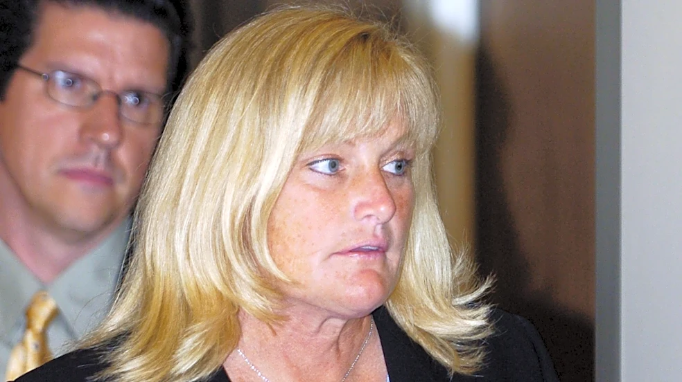 Remember Michael Jackson's Ex Debbie Rowe? Here's What She Looks Like Now