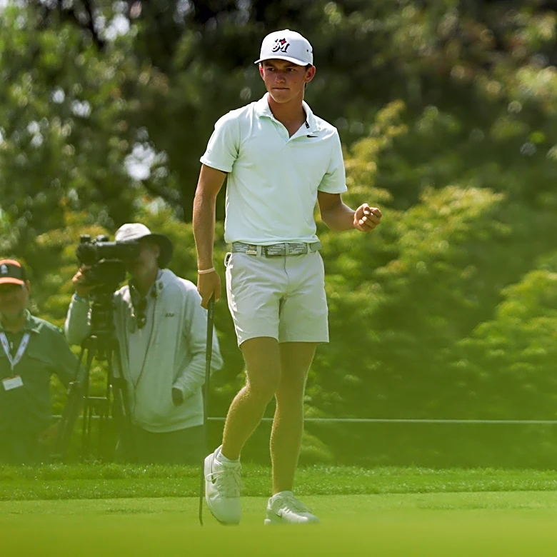 Miles Russell makes amateur golf history after earning medalist honors at Western Amateur
