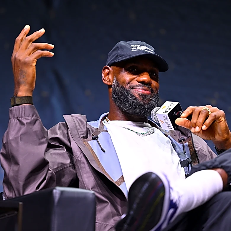 LeBron James launches YouTube Golf channel, drops first video with former Cavs teammates