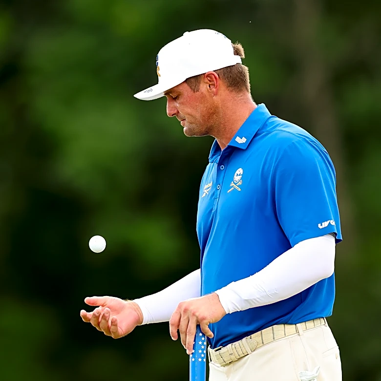 Bryson DeChambeau calls reporters 'mafia,' kicks member of media off LIV driving range