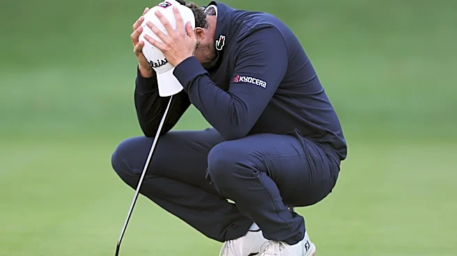 Manuel Elvira blows chance for first win after brutal bunker blunder