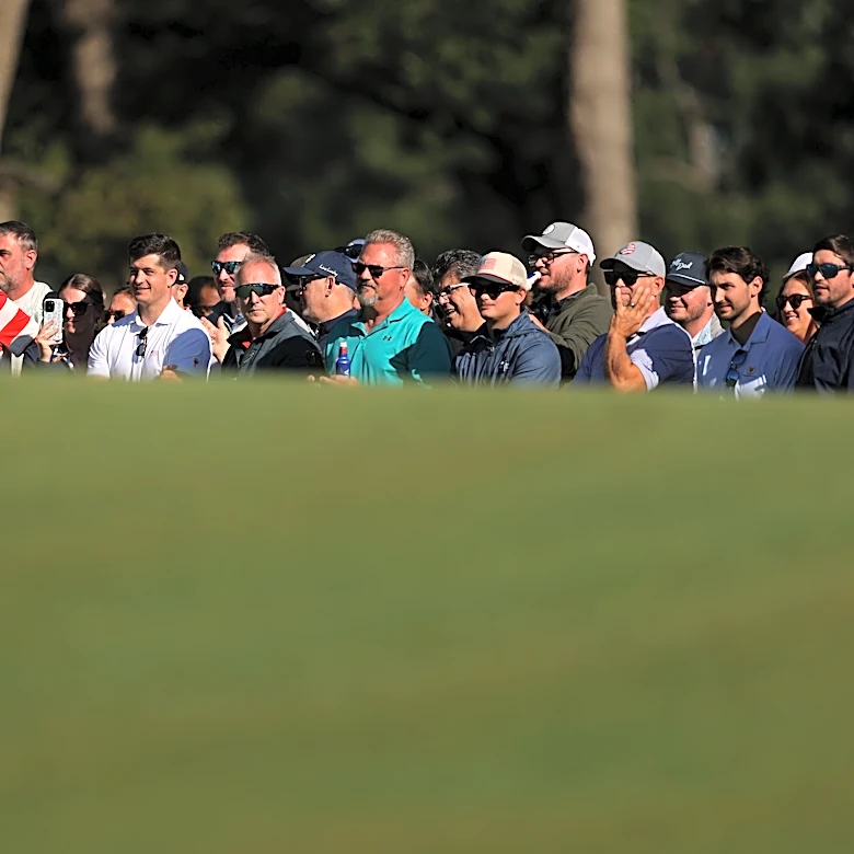 Watch: Fan kicks a golf ball back into play at Presidents Cup