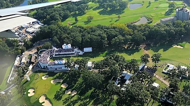 Air Force One does flyover at Medinah, Donald Trump visits first tee at Presidents Cup