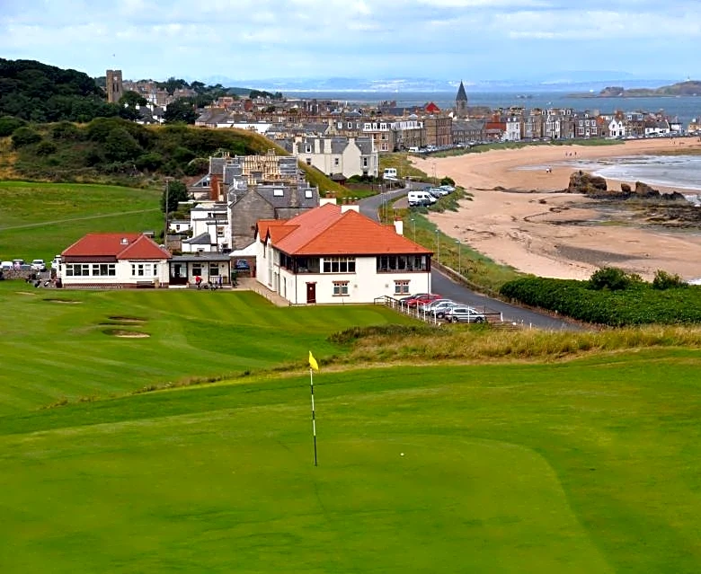 Members clash over 'toxic' Scottish golf club takeover bid (and an American is behind it)