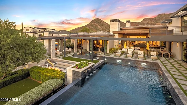Real estate spotlight: Former MLB player selling home on Arizona golf course