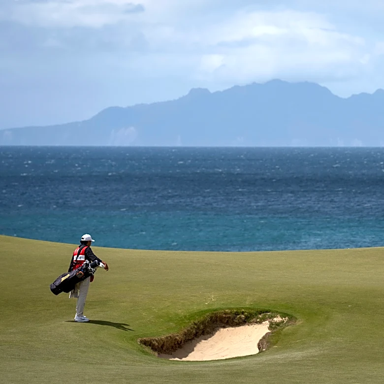 Defending champ shoots 63 at Te Arai, leads Asia-Pacific Amateur by 3 in New Zealand