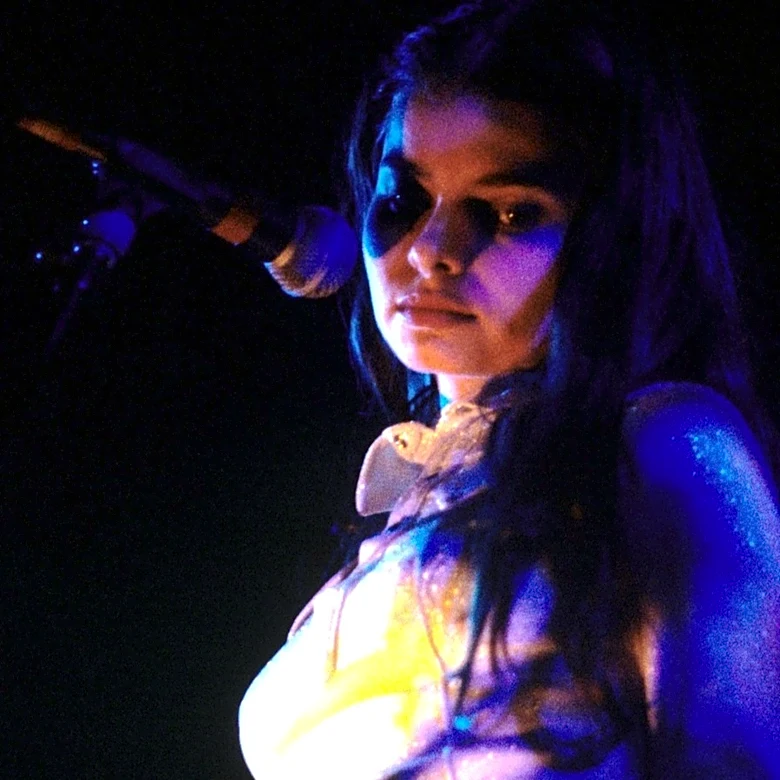 5 One-Hit Wonder Love Songs From The '90s That Still Have Us Head Over Heels