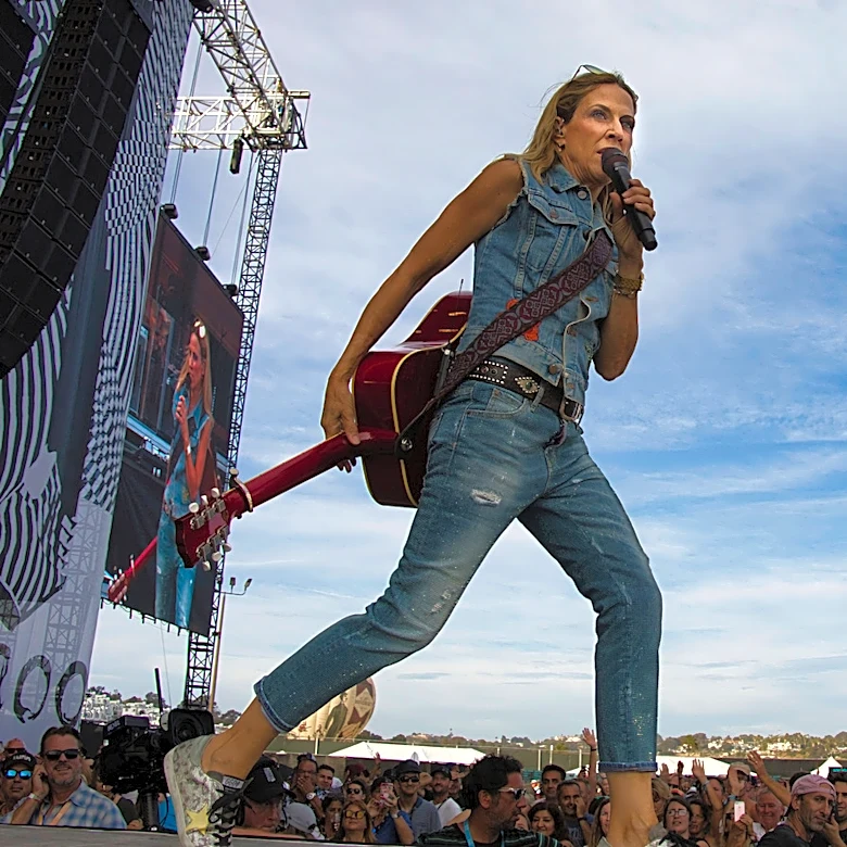 In 1998, Bob Dylan Gave This Song To Sheryl Crow — And Her Version Was A Hit