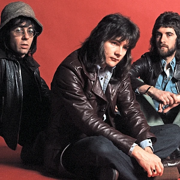 In 1973, Springsteen's Rock Anthem Failed To Chart — Years Later, Manfred Mann's Cover Made It No. 1