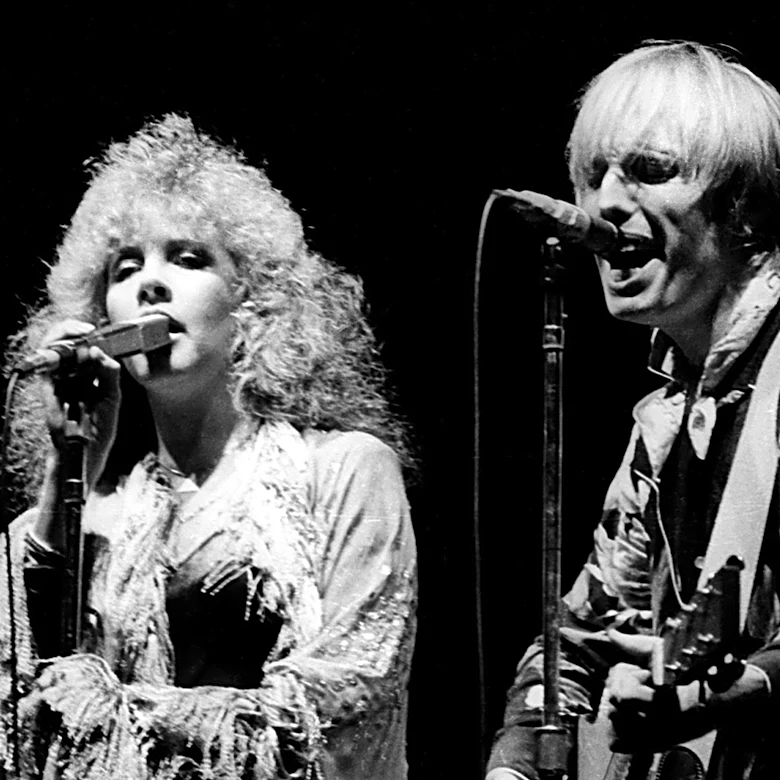 5 Defining Duets Of Stevie Nicks That Prove She's The Queen Of Dreamy Collabs