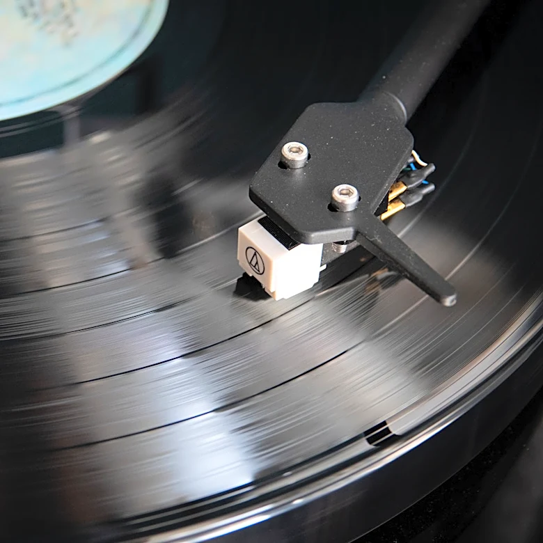 5 Highly-Rated Vinyl Record Players Worth Your Money