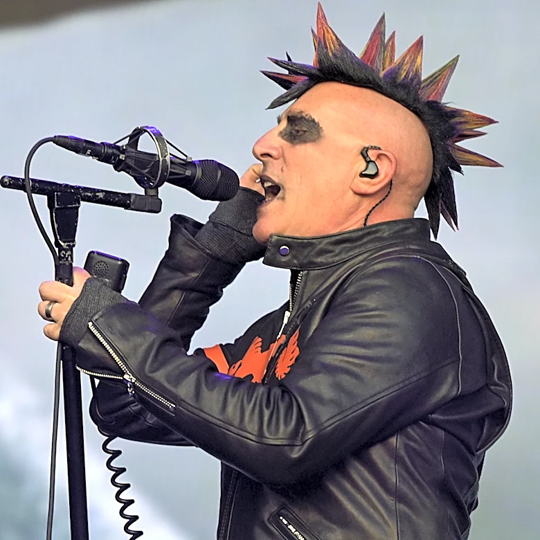 The 3 Longest-Held Vocal Notes In Rock History Have Us Gasping For Air