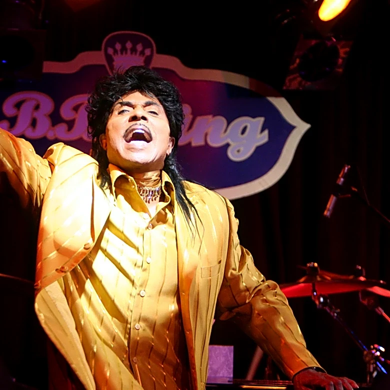 5 Rock Singers Who Went Full Gibberish — And It Worked