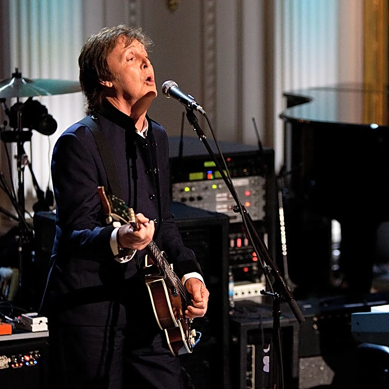 This 1982 No. 1 Duet Brought Together Two Music Legends From Different Worlds