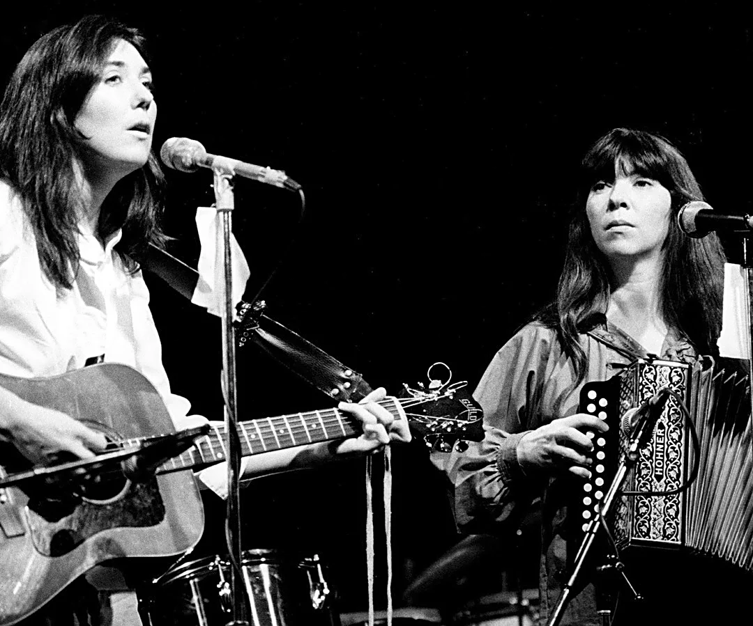 5 Soothing Classics That Deserve A Spot On Every Boomer's Bedtime Playlist