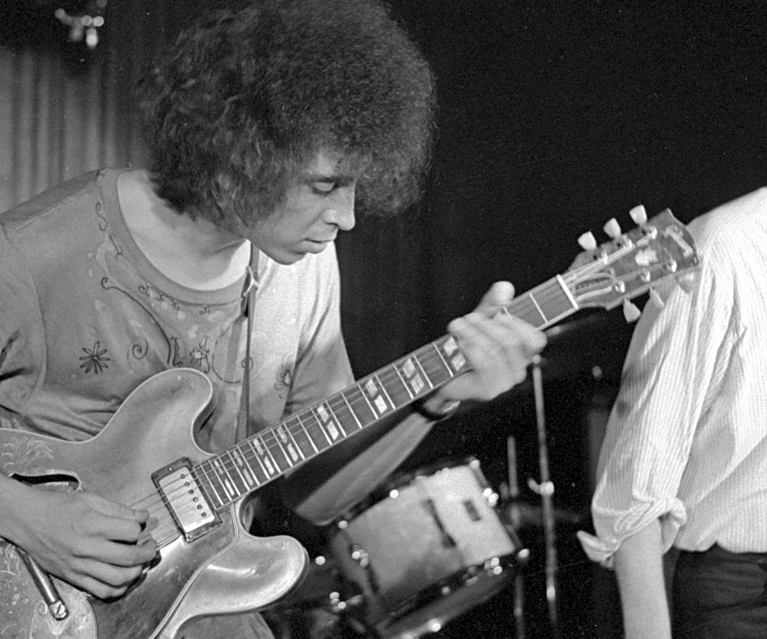 Born 84 Years Ago Today In California, The Guitarist Whose Biggest Hit Was A Song He Didn't Sing