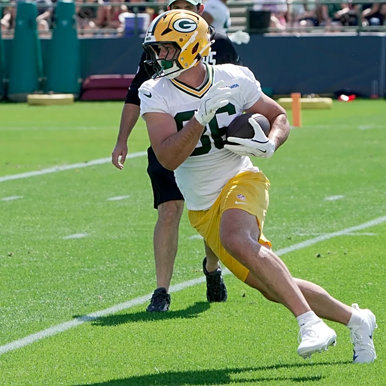 Former Iowa football TE cut by Green Bay Packers