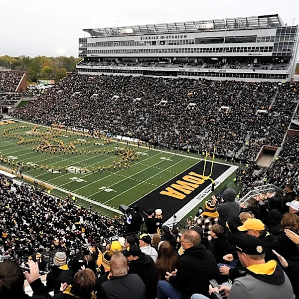 Iowa football dedicating Kinnick Stadium press box after longtime broadcaster