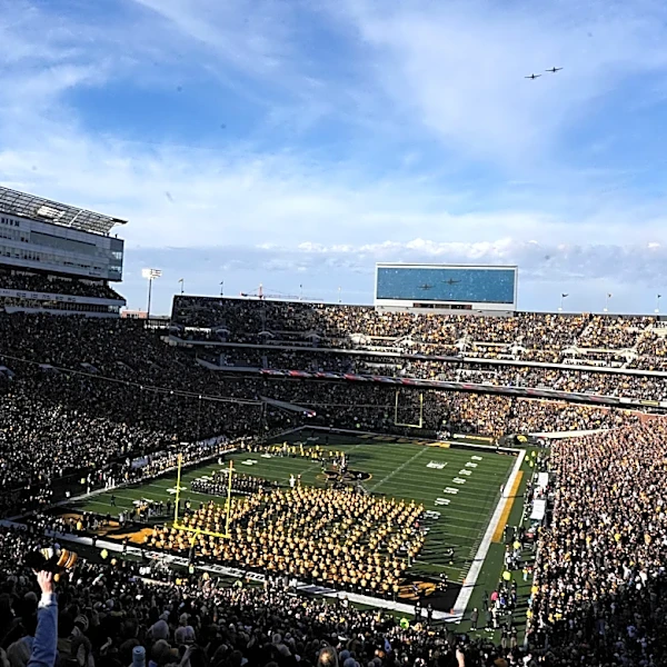 Iowa football vs. Northern Illinois betting odds, prediction, best bet