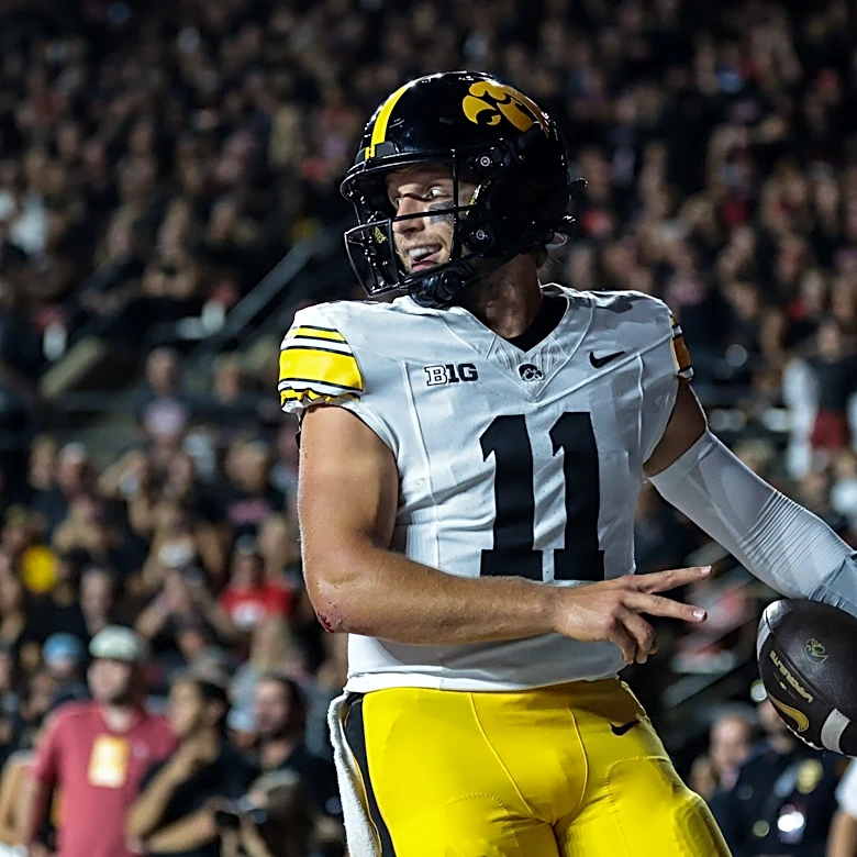 Texans sign former Iowa QB Mark Gronowski to practice squad