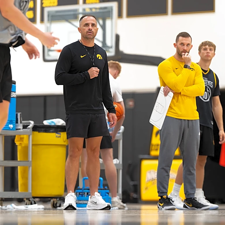 Iowa basketball hosting Cayden Daughtry, Cole Kelly on key visits