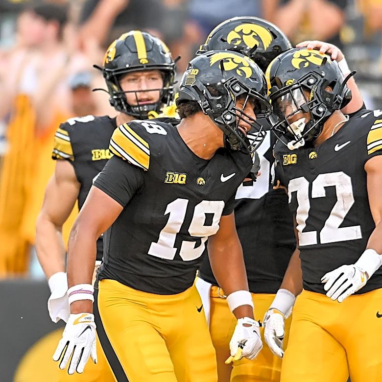 Iowa football ascends in latest USA TODAY Sports 1-138 Re-Rank