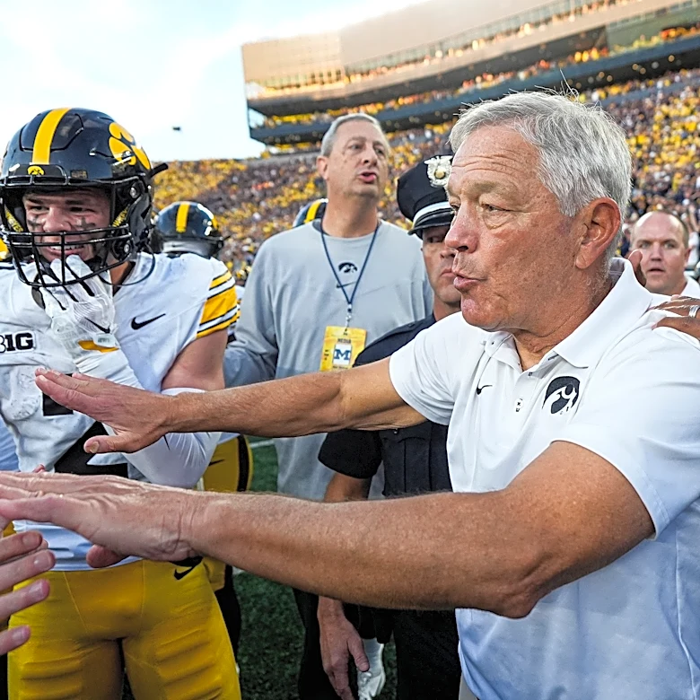 Iowa football rises in US LBM Coaches poll rankings after Michigan win