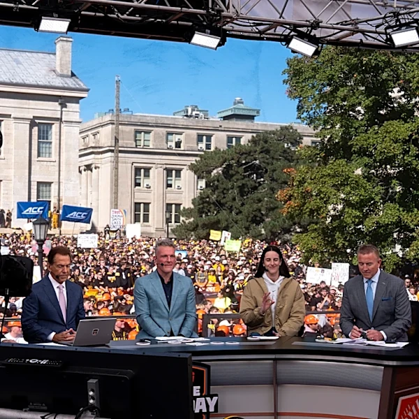 Caitlin Clark shares 'College GameDay' photos, thanks Iowa fans
