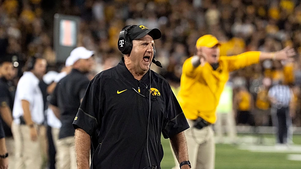 Phil Parker raves about Iowa football DL Bryce Hawthorne