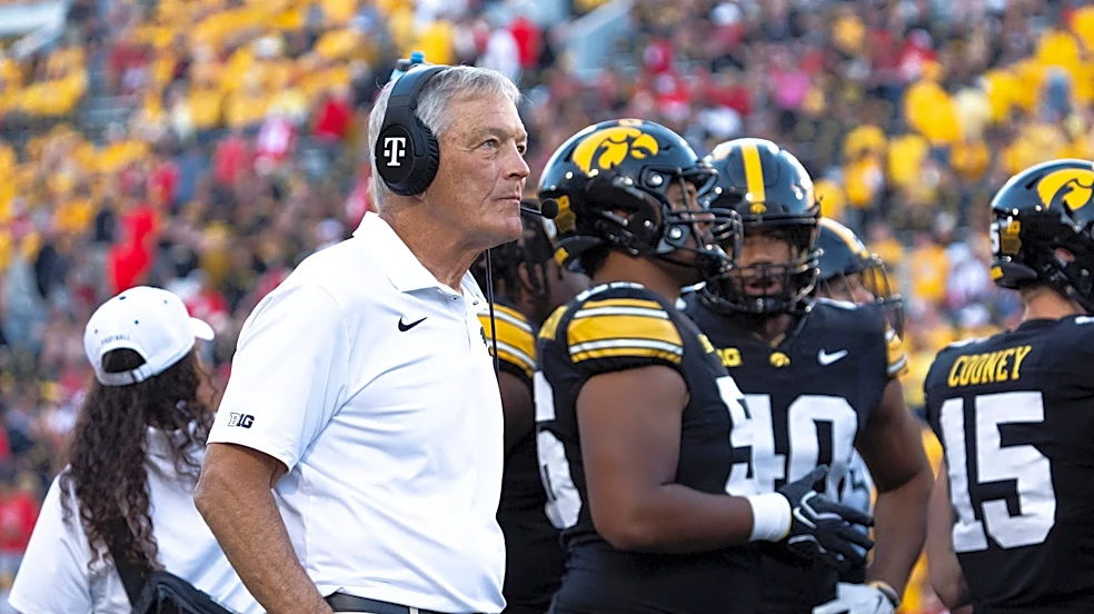 Iowa football offers 2027 3-star CB Daveon Belhomme