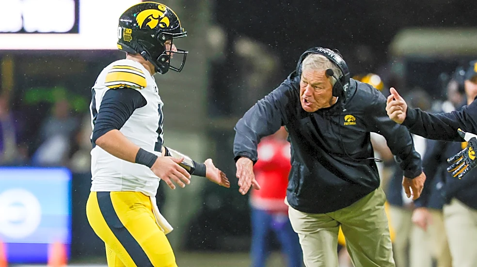 Iowa football names starting QB vs. Minnesota
