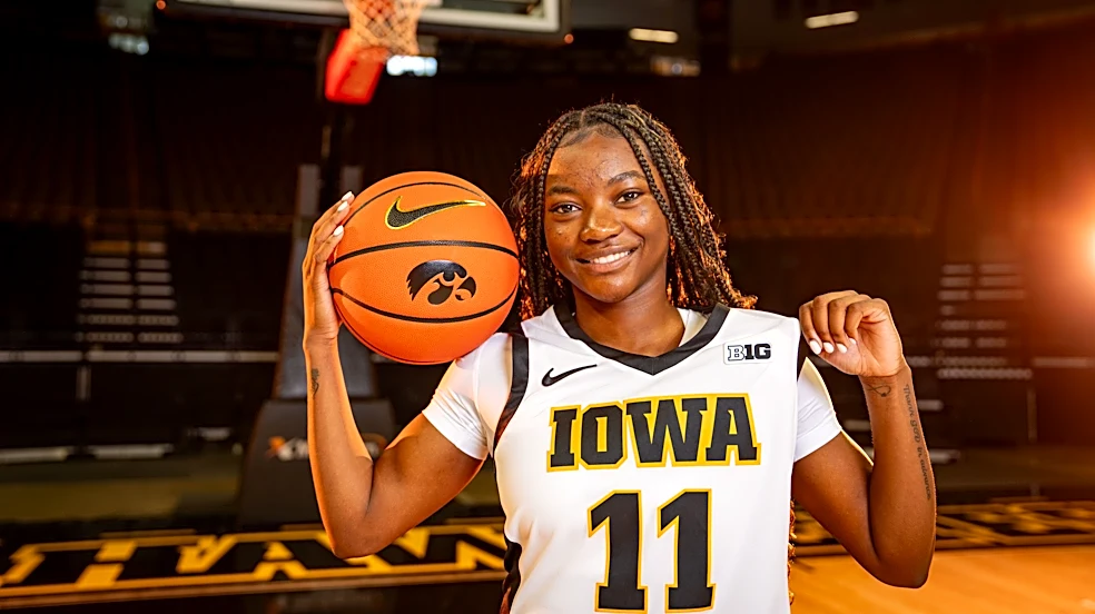 Iowa women's basketball earns No. 10 ranking in preseason AP Top 25 poll