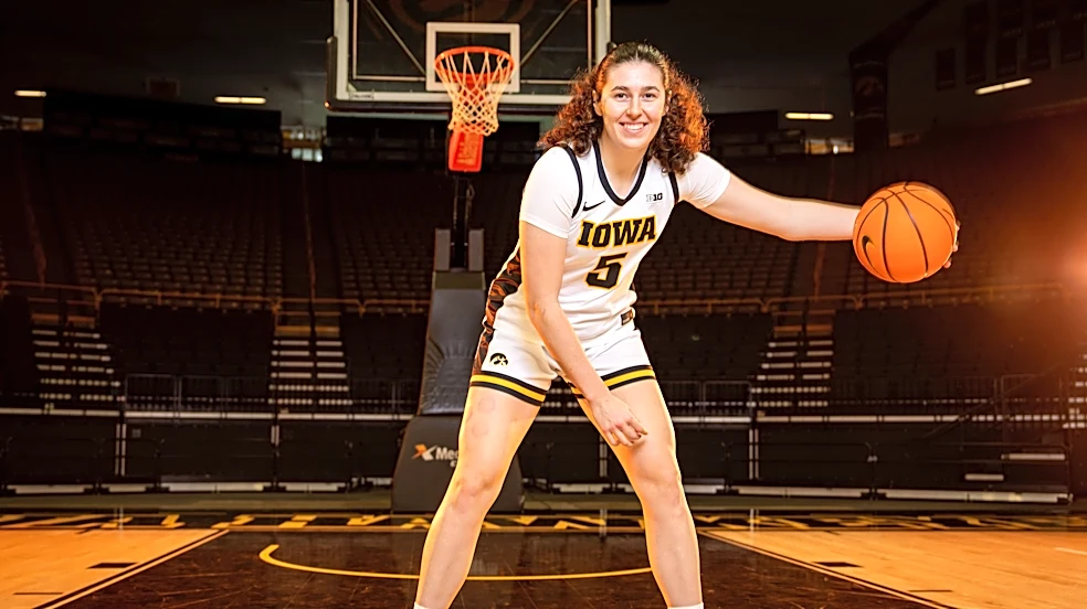 Iowa women's basketball cracks top 10 in preseason Coaches Poll rankings