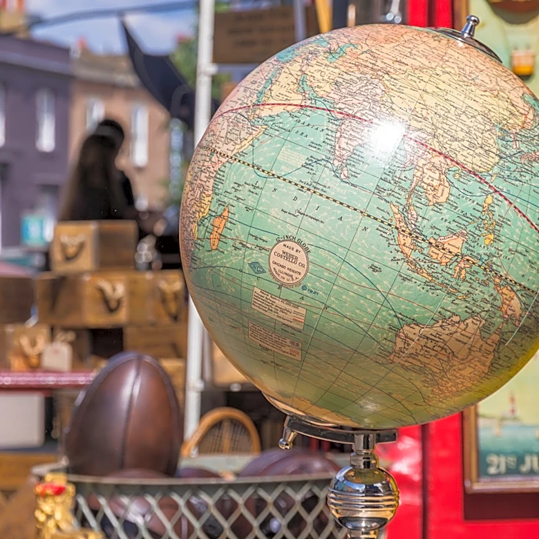 Turn An Old Globe Into A Dazzling Garden Decor Piece That Repels Unwanted Birds