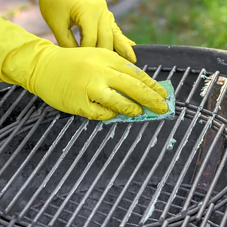 Not Vinegar Or Baking Soda: Clean Grimy Grill Grates With The Help Of A Kitchen Essential