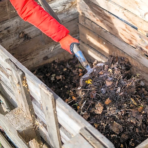 Not Toilet Paper Tubes: The More Natural Bathroom Staple To Add To Your Compost