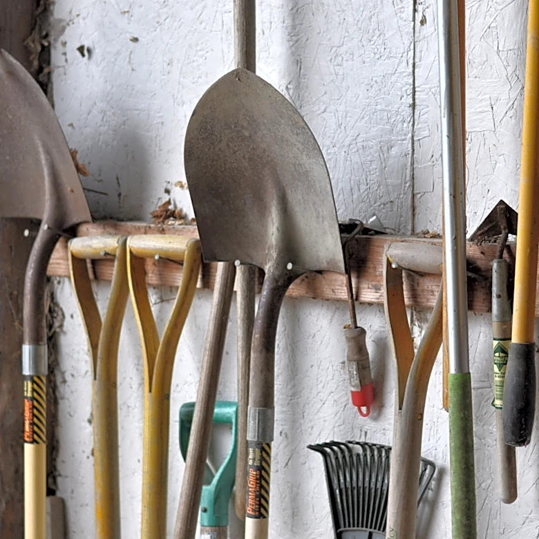 Upcycle Old Garden Shovels Into A Rustic Bird Feeder With A Clever DIY