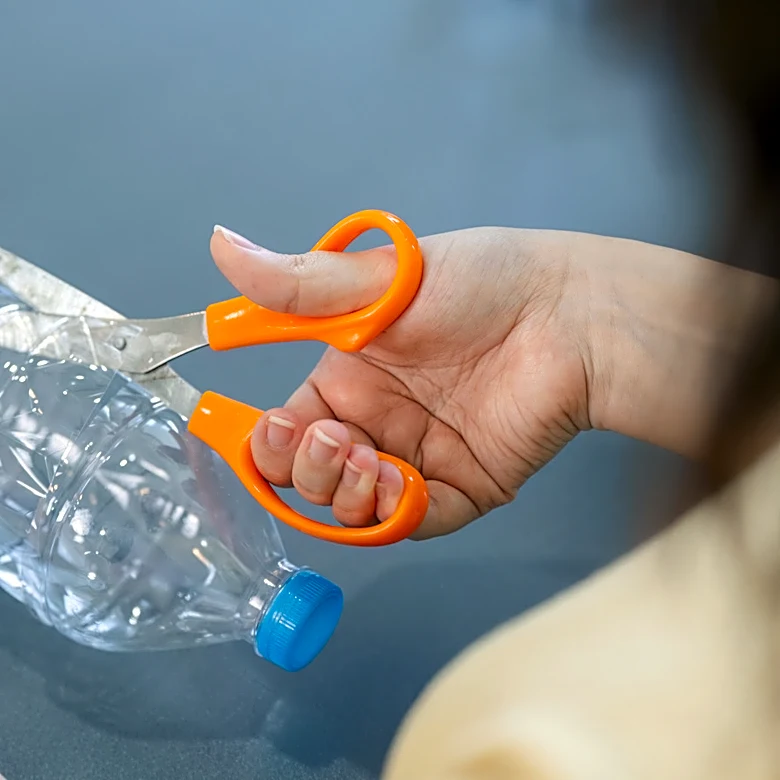 Don't Throw Away Plastic Bottles: Use Them For The Prettiest DIY Baskets