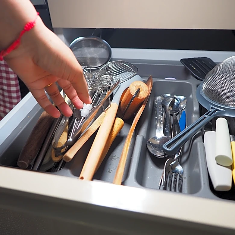 Ditch Cluttered Drawers: Amazon Has A Farmhouse-Style Kitchen Utensil Storage Find
