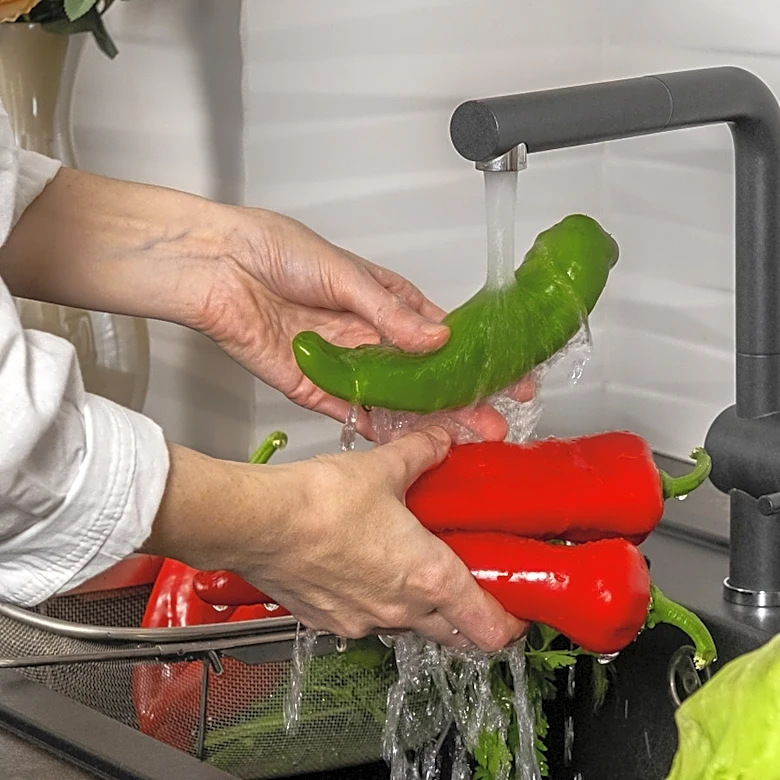The Perfect Vegetable Washing Rack Has Been Hiding Under Our Noses All Along