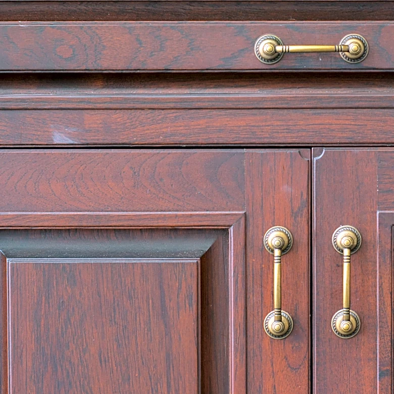 The Stunning DIY That Transformed '90s Cabinet Hardware Into Something Beautiful